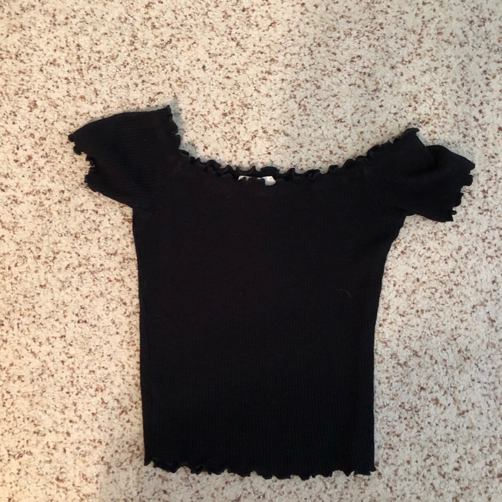 Black cropped shirt